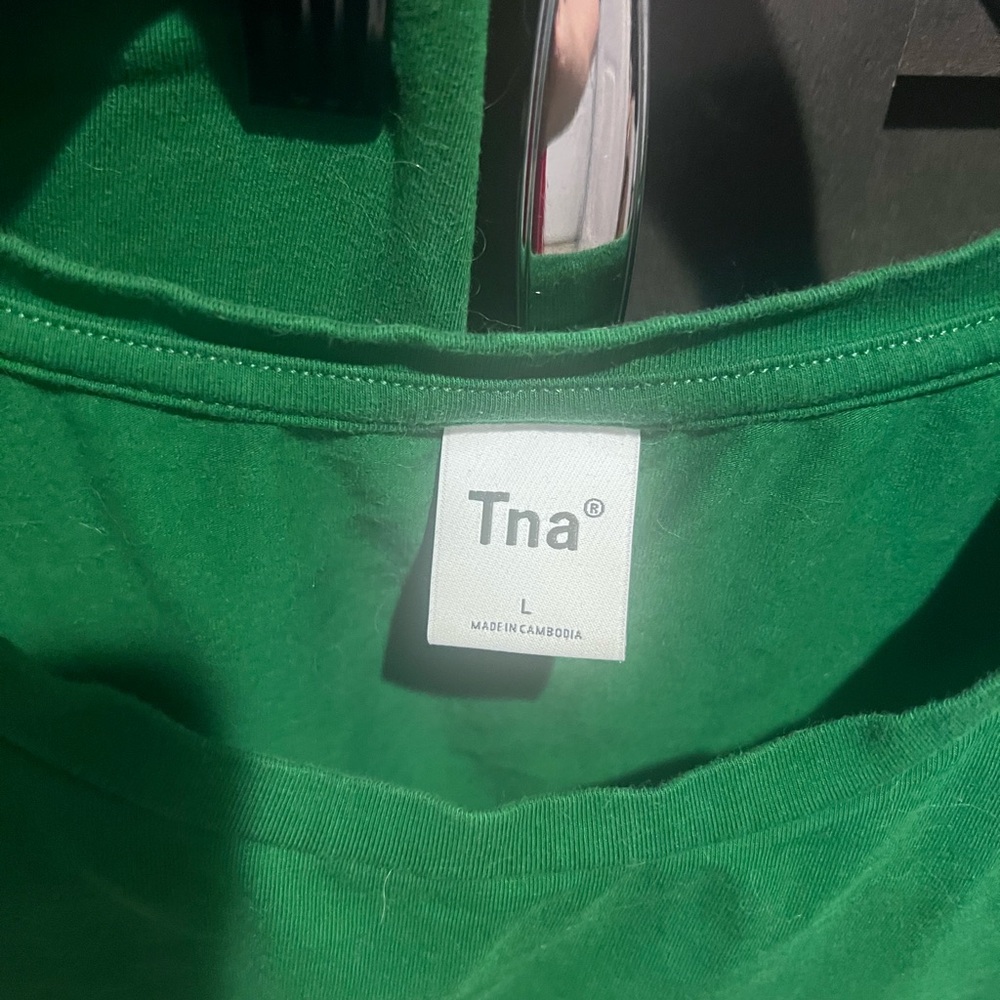 Aritzia TNA Vibrant Green Top and Leggings - Picture 2 of 2